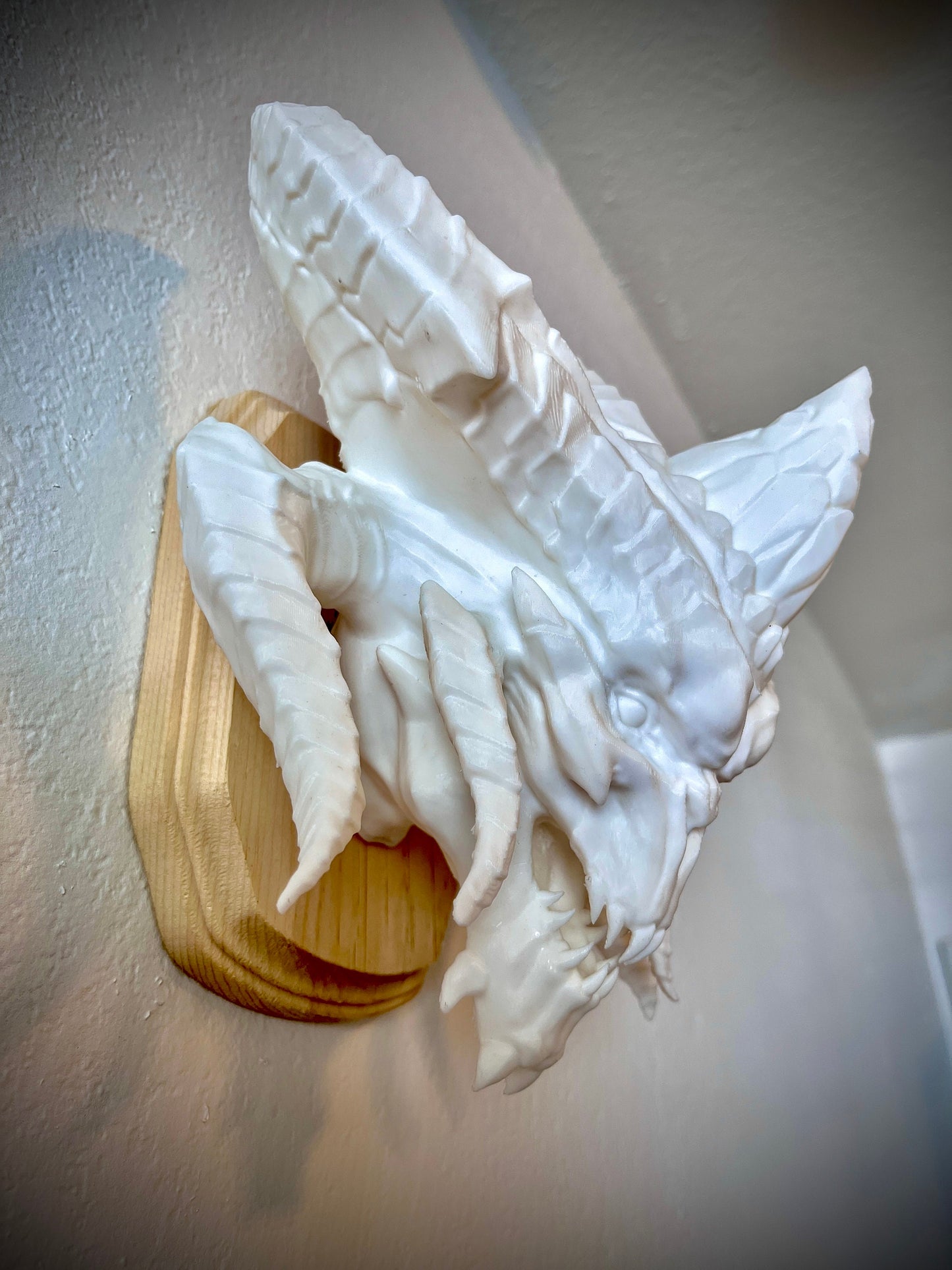 Diablo inspired wall trophy lamp to decorate your room: bedroom, playroom or office.