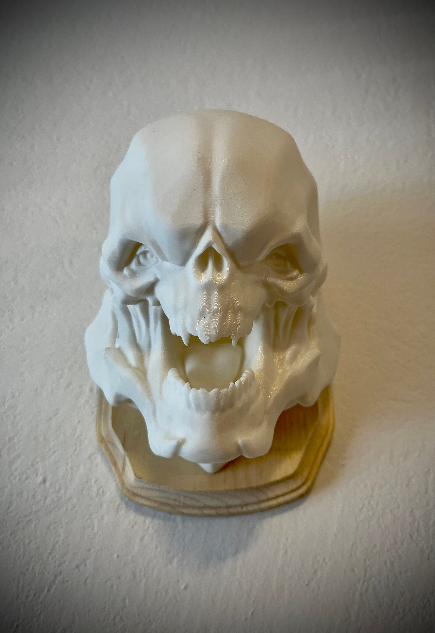 Doom Eternal Hell Knight inspired wall trophy lamp to decorate your room: bedroom, playroom or office.