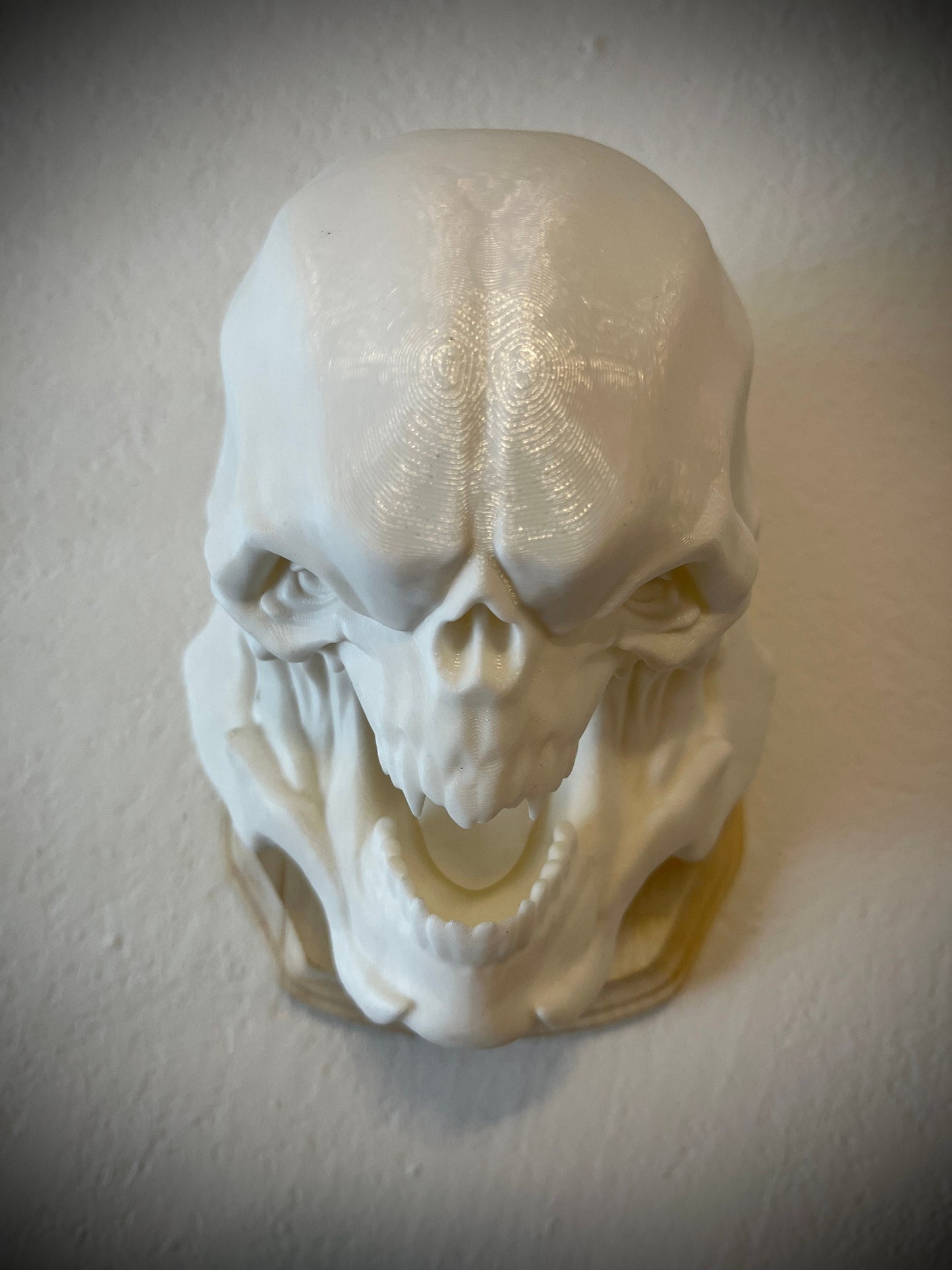 Doom Eternal Hell Knight inspired wall trophy lamp to decorate your room: bedroom, playroom or office.