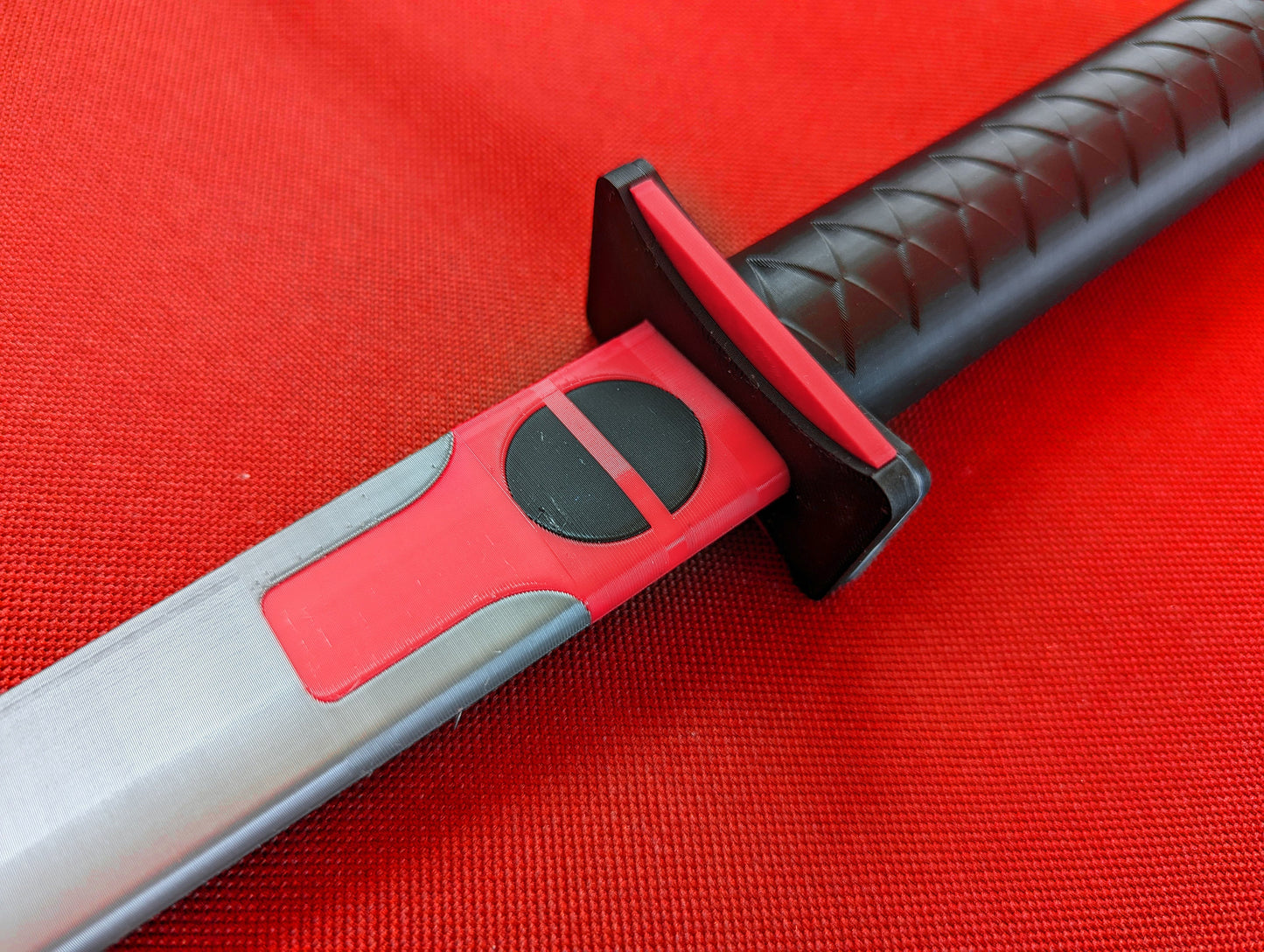 3D printed Deadpool swords and backpack scabbards, improved version