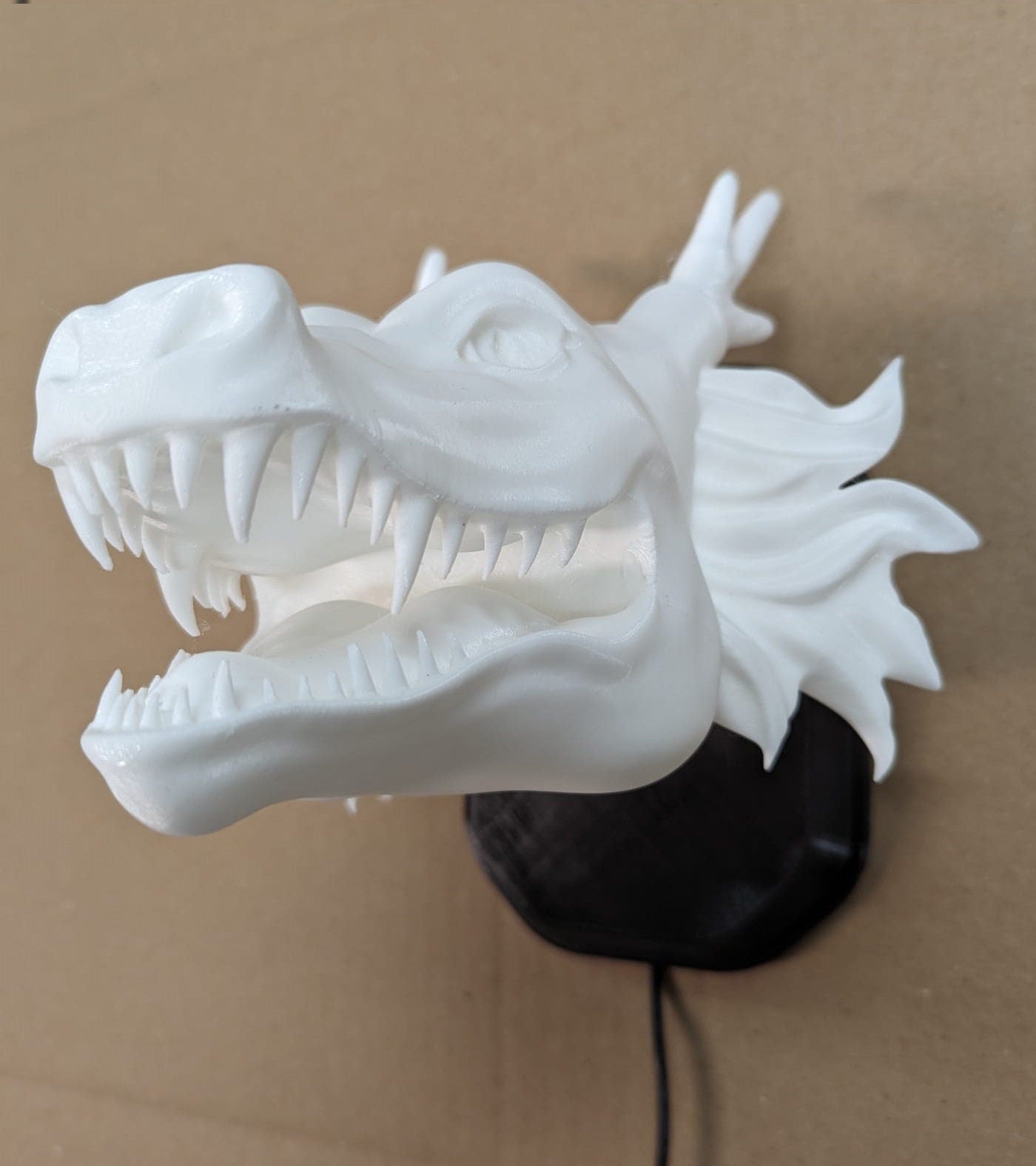 Shenron of Dragon Ball inspired wall trophy lamp to decorate your room: bedroom, playroom or office