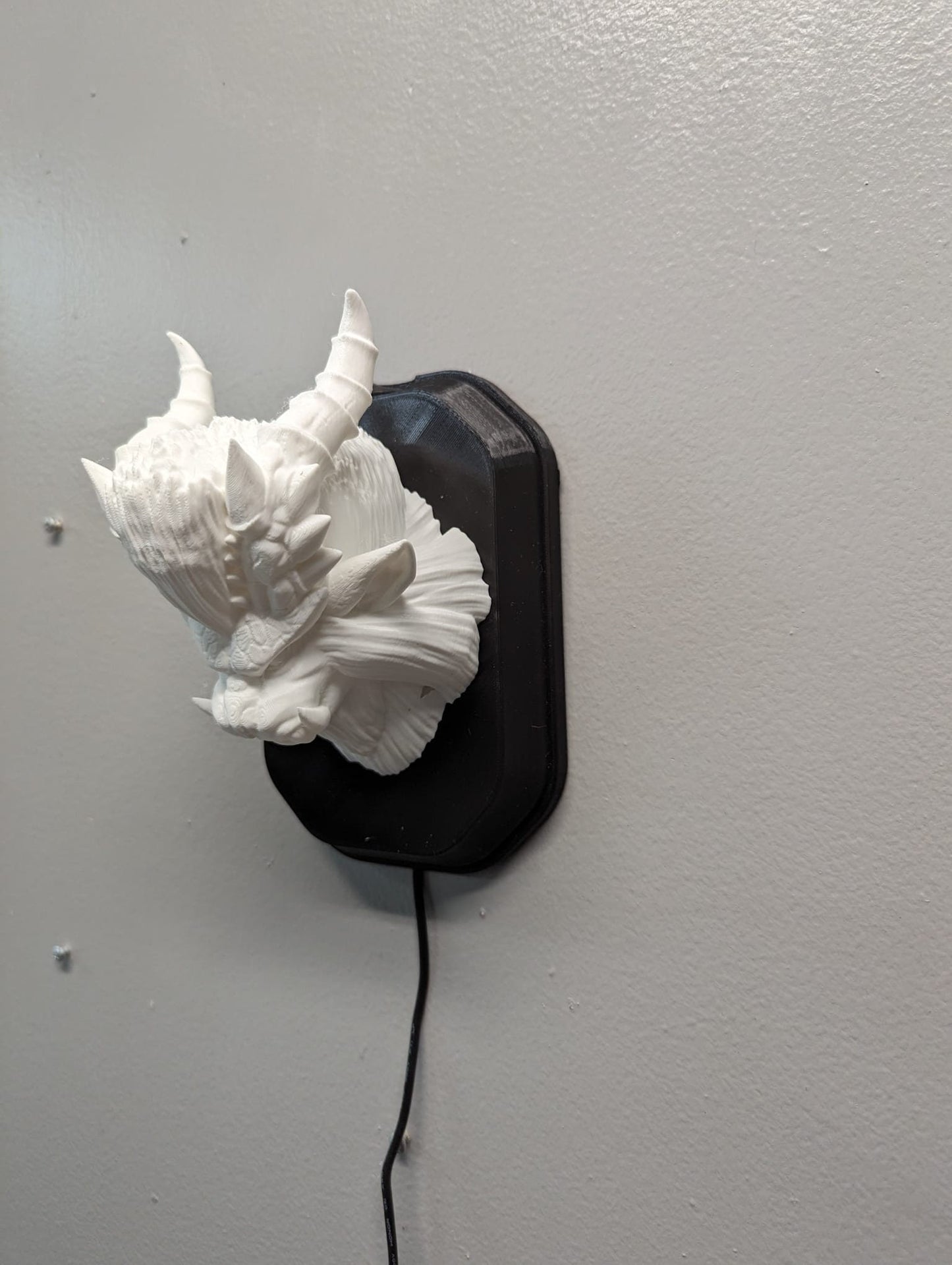 Monster Hunter Teostra inspired wall trophy lamp to decorate your room: bedroom, playroom or office.