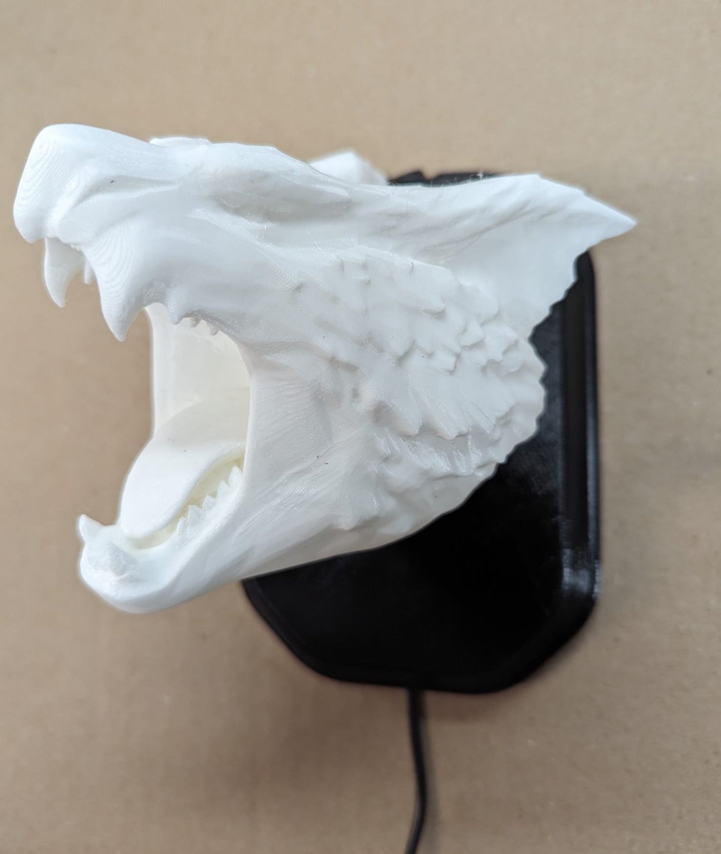Monster Hunter Nargacuga inspired wall trophy lamp to decorate your room: bedroom, playroom or office