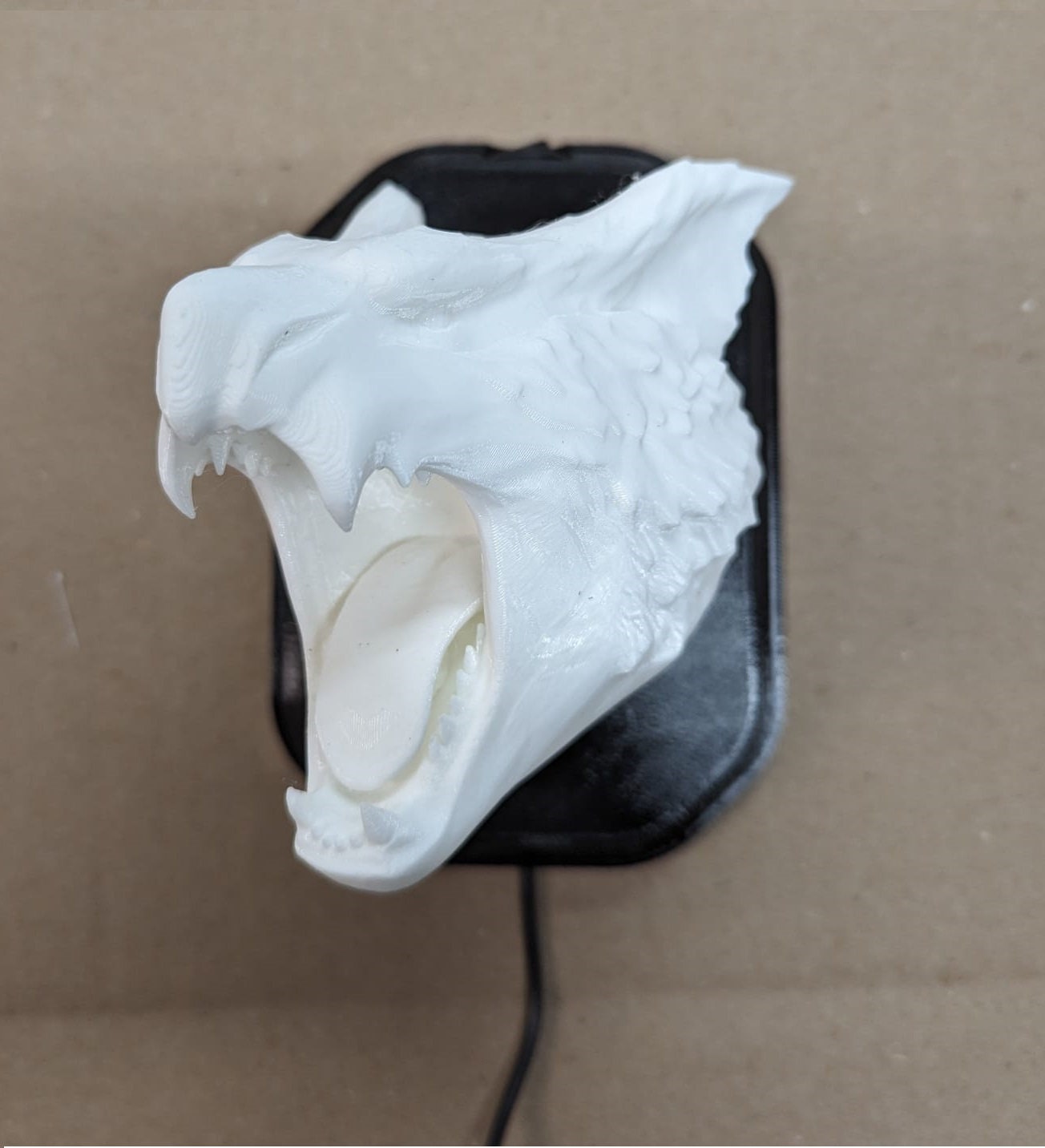 Monster Hunter Nargacuga inspired wall trophy lamp to decorate your room: bedroom, playroom or office