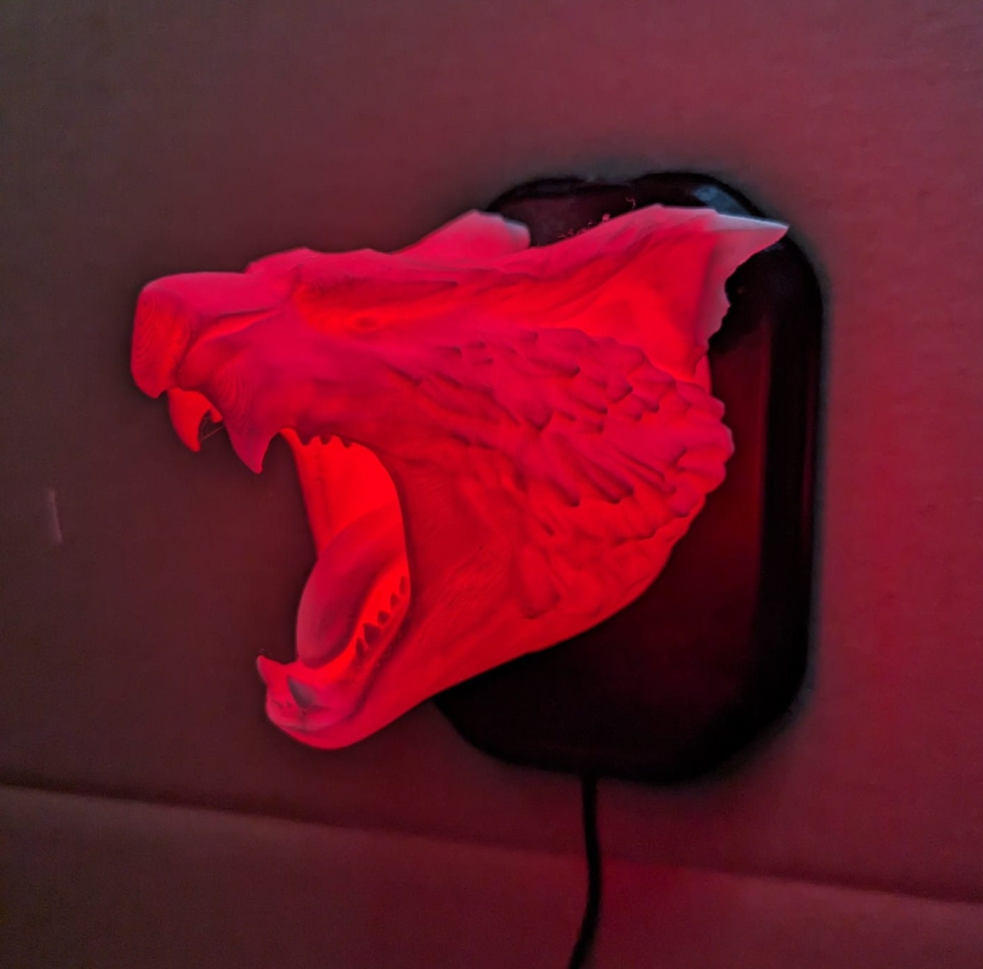 Monster Hunter Nargacuga inspired wall trophy lamp to decorate your room: bedroom, playroom or office
