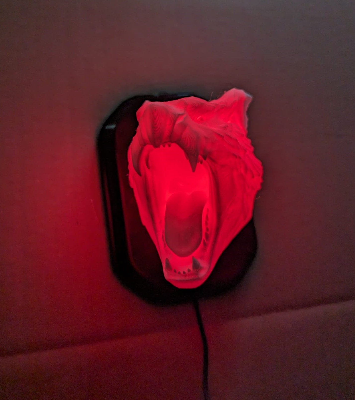Monster Hunter Nargacuga inspired wall trophy lamp to decorate your room: bedroom, playroom or office