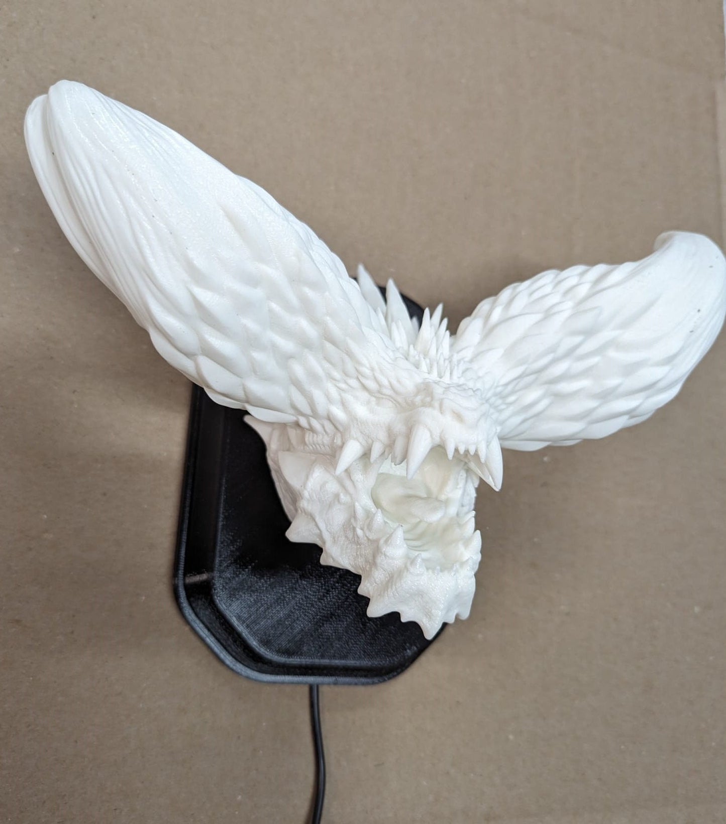 Monster Hunter Nergigante inspired wall trophy lamp to decorate your room: bedroom, playroom or office.