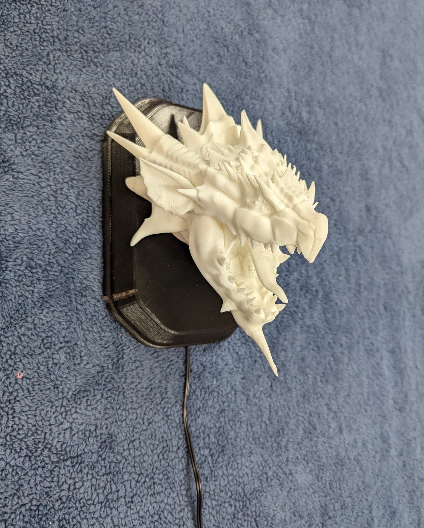 Monster Hunter Rathian inspired wall trophy lamp to decorate your room bedroom, playroom or office