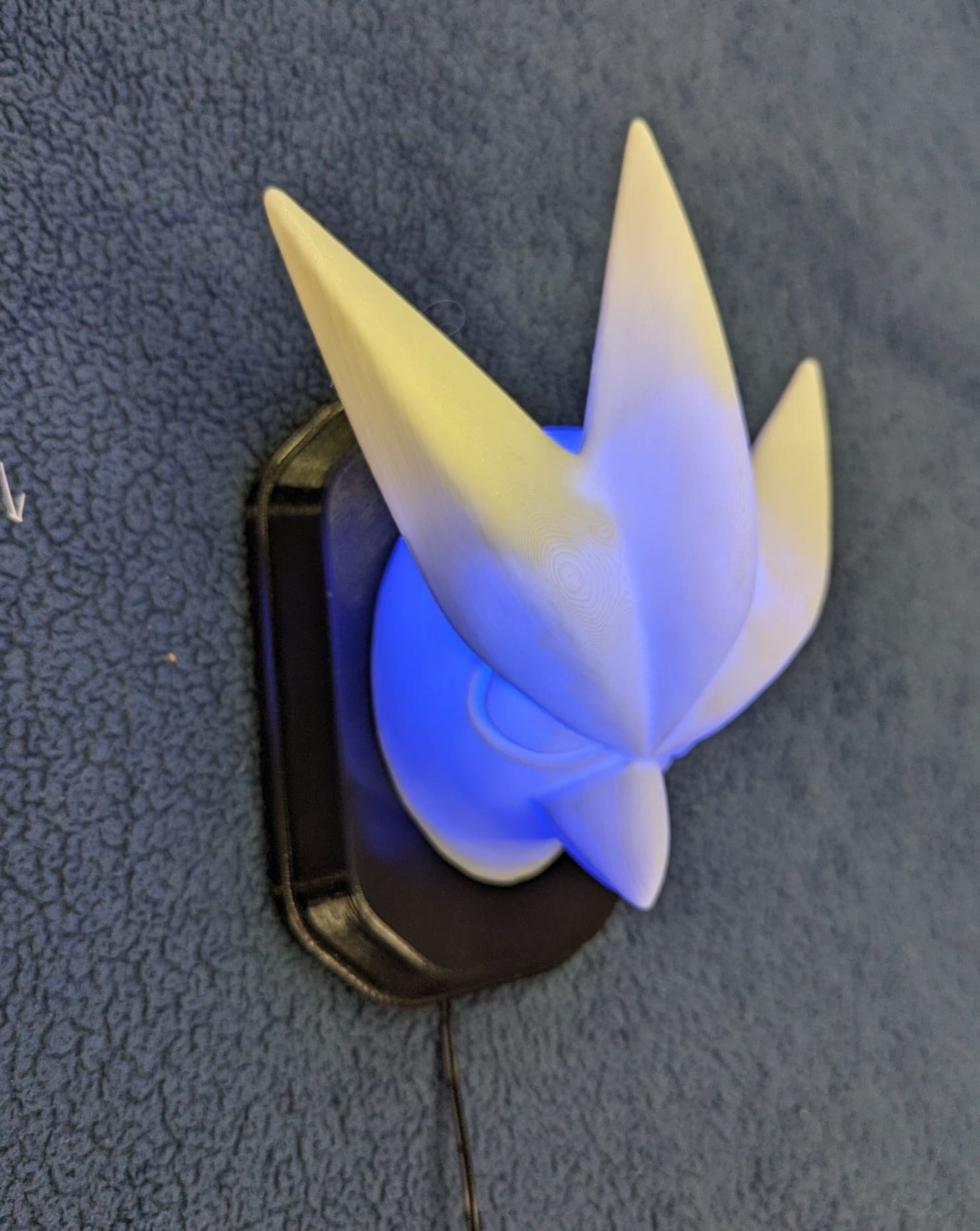 Pokemon's Artikuno inspired wall trophy lamp to decorate your room: bedroom, playroom or office.