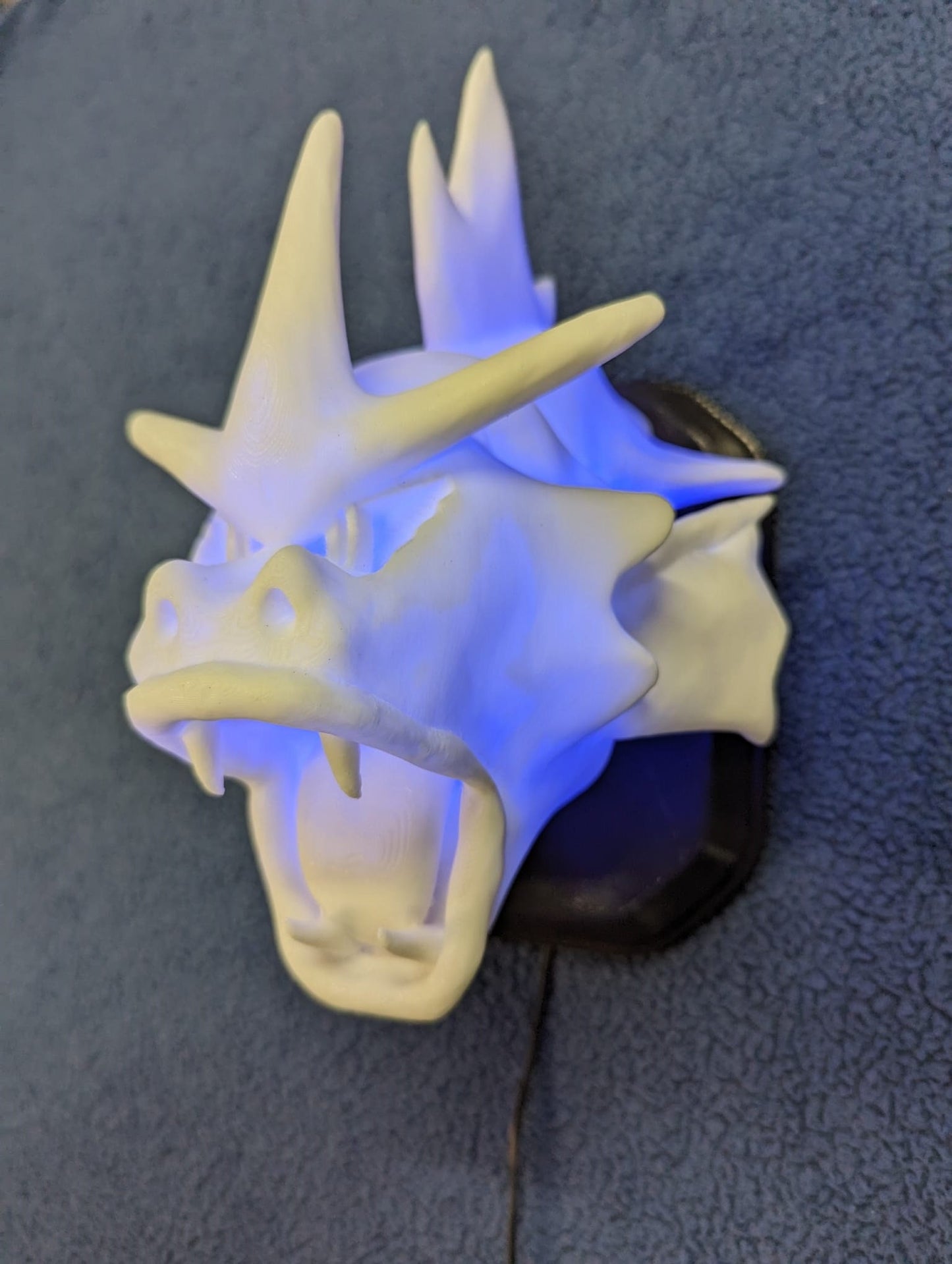 Pokemon's Gyarados inspired wall trophy lamp to decorate your room: bedroom, playroom or office.