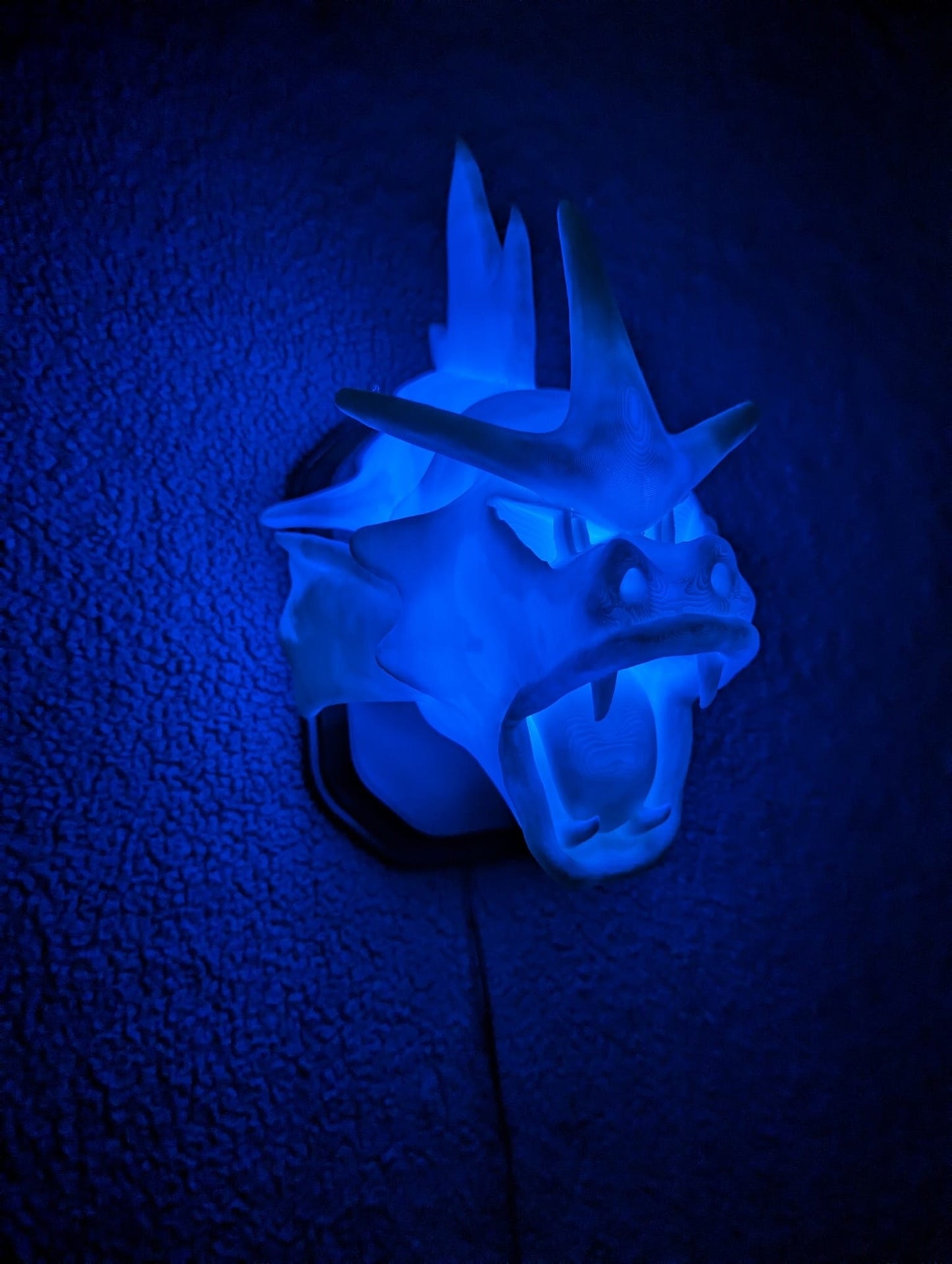 Pokemon's Gyarados inspired wall trophy lamp to decorate your room: bedroom, playroom or office.
