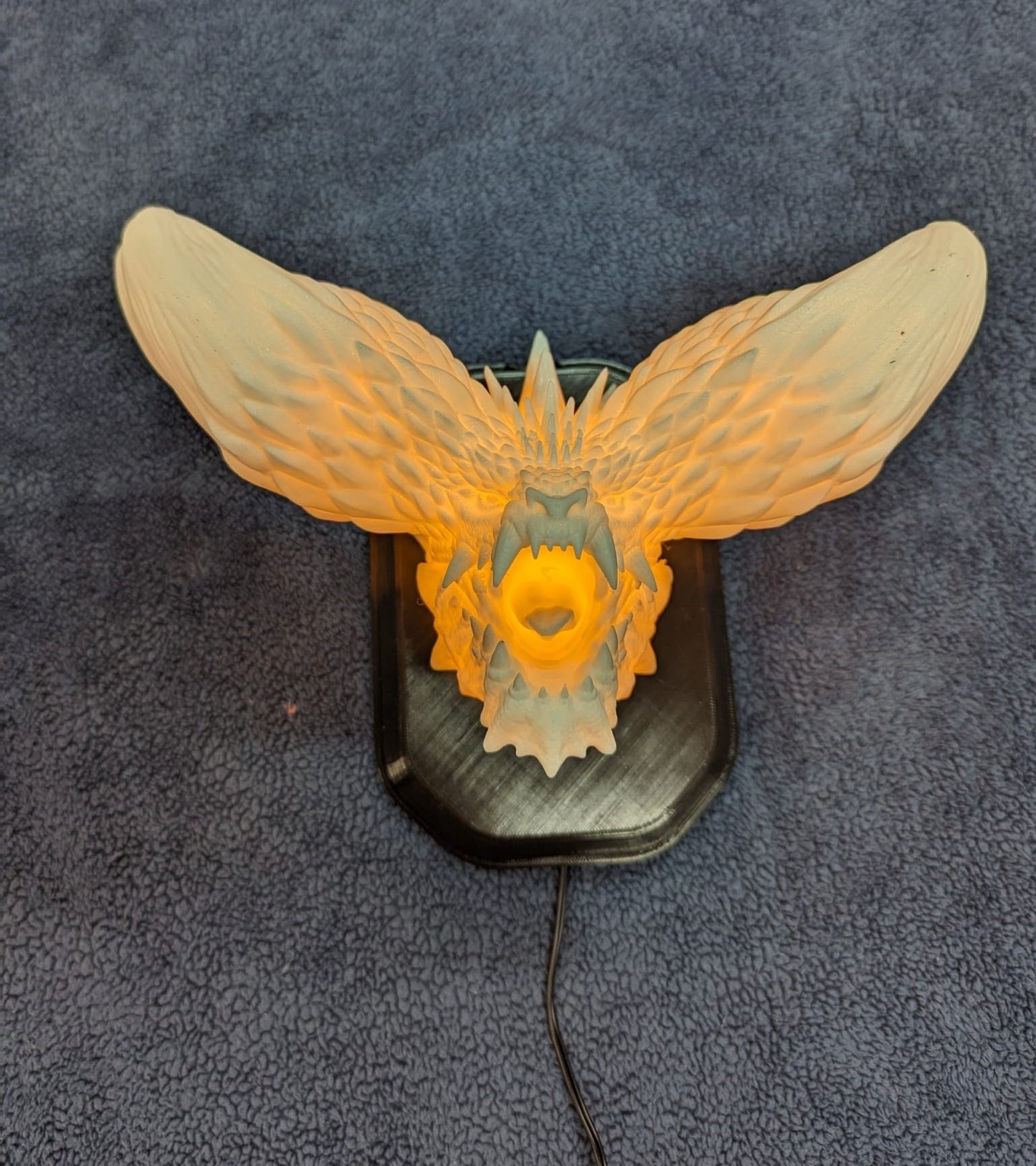 Monster Hunter Nergigante inspired wall trophy lamp to decorate your room: bedroom, playroom or office.
