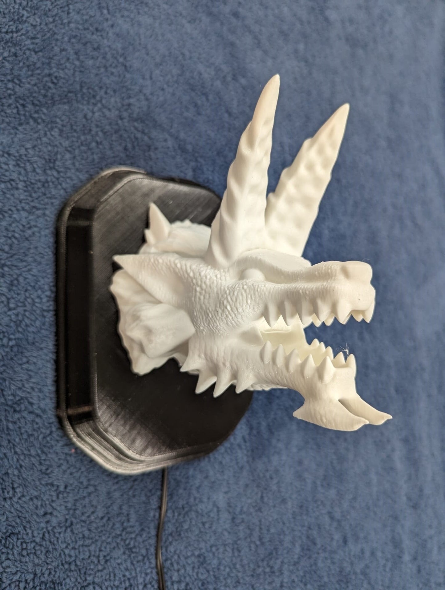 Monster Hunter Zinogre inspired wall trophy lamp to decorate your room bedroom, playroom or office