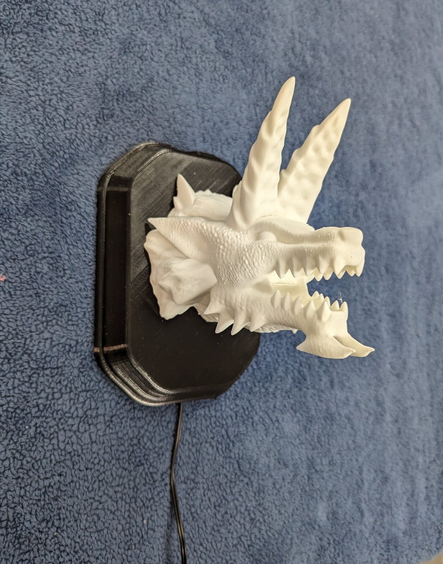 Monster Hunter Zinogre inspired wall trophy lamp to decorate your room bedroom, playroom or office