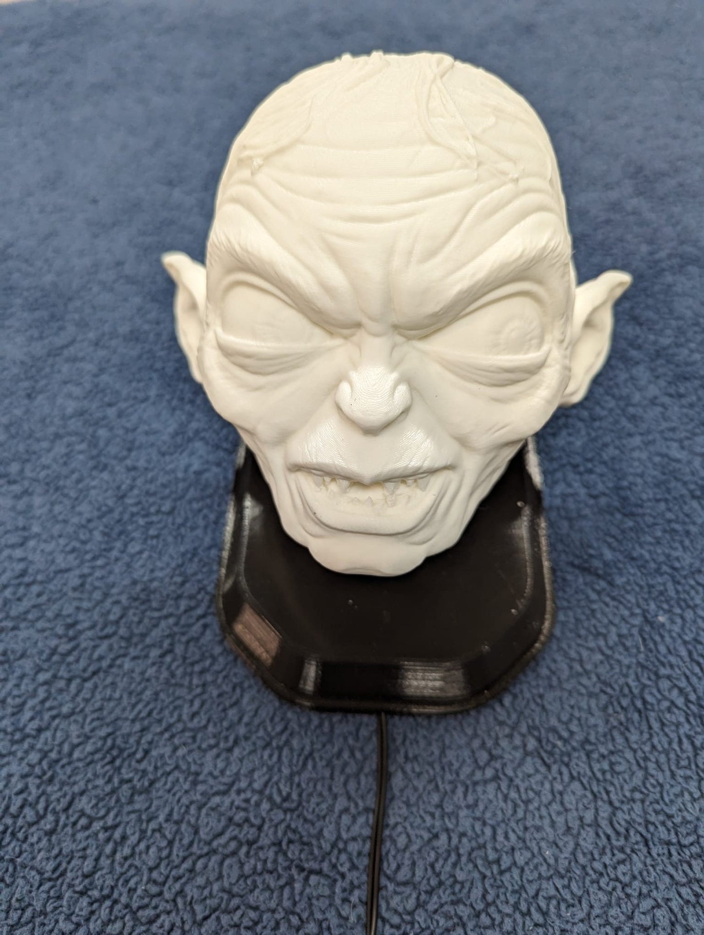 Lord of the Rings Golum inspired wall trophy lamp to decorate your room: bedroom, playroom or office.