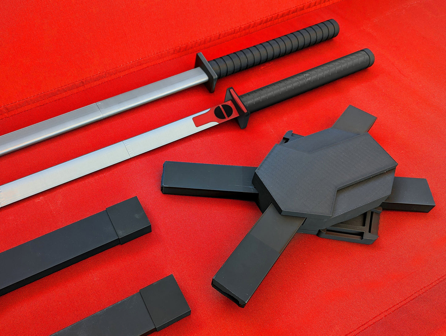 3D printed Deadpool swords and backpack scabbards, improved version