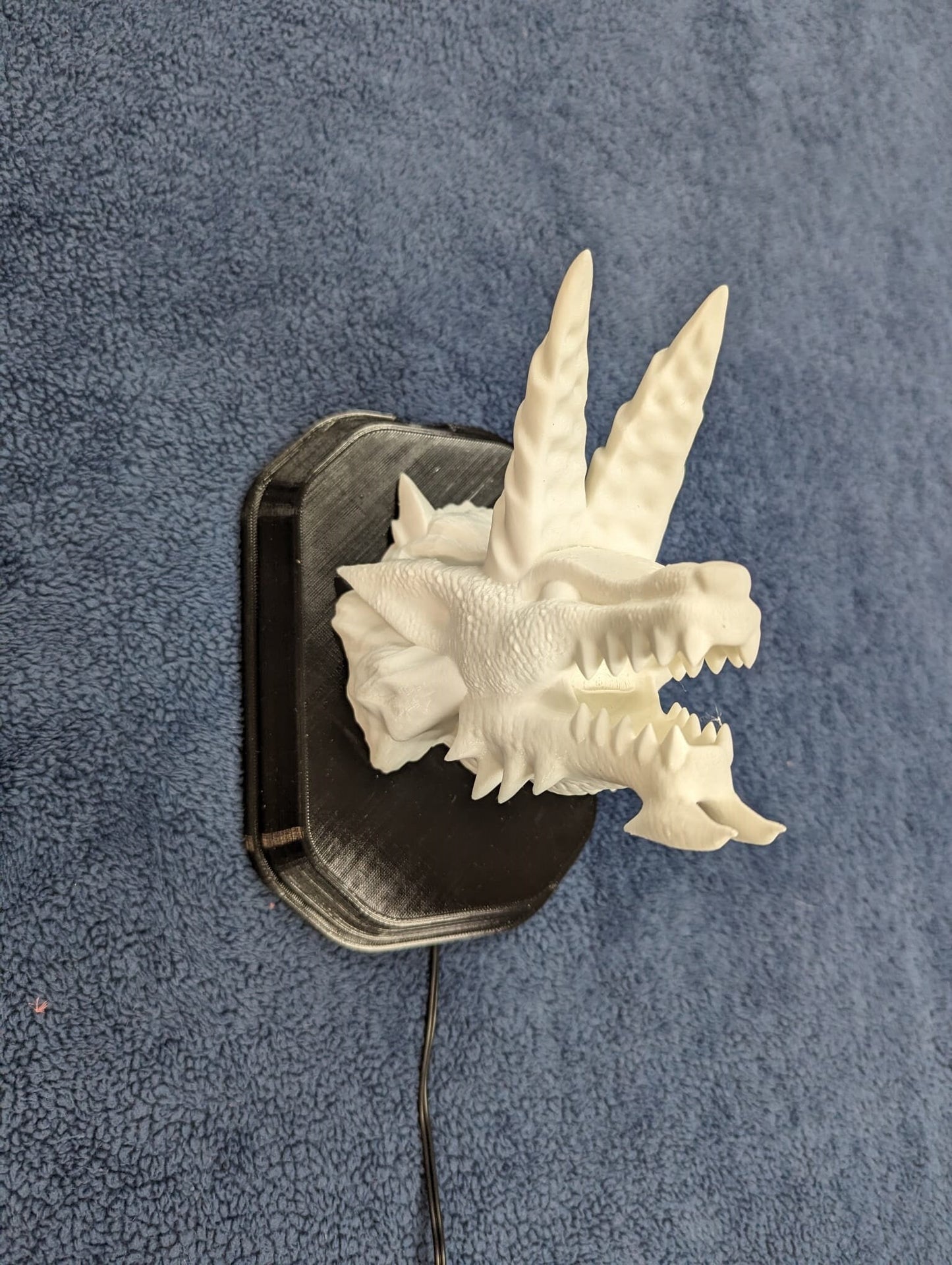 Monster Hunter Zinogre inspired wall trophy lamp to decorate your room bedroom, playroom or office