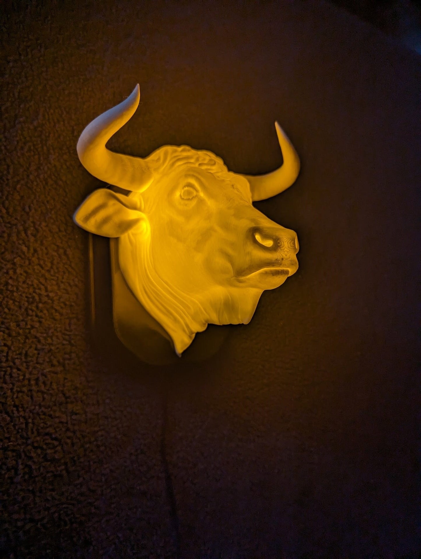 Angry Bull wall trophy lamp to decorate your room: bedroom, playroom or office.