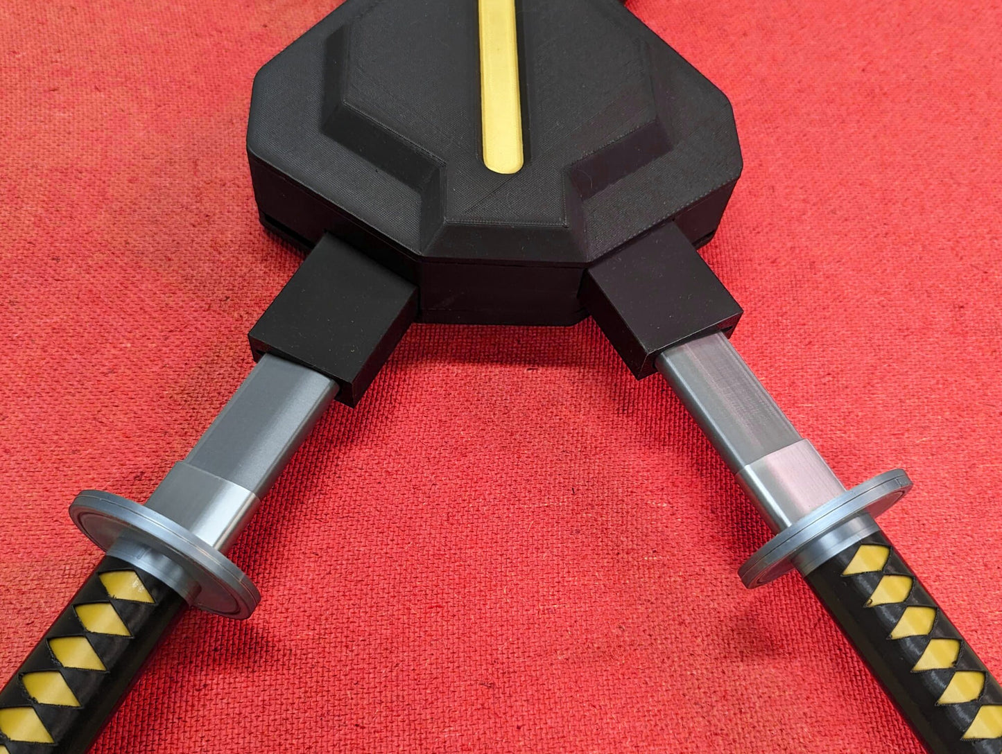 3D printed Deadpool vs Wolverine swords and backpack scabbards